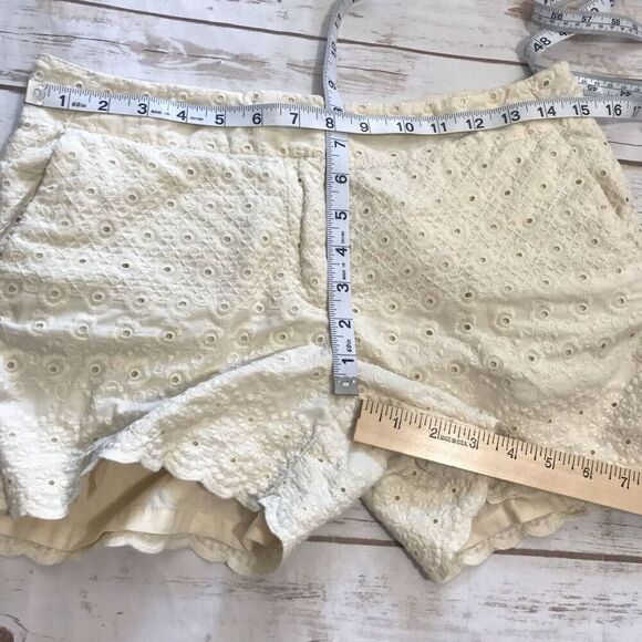 Ann Taylor LOFT Shorts Size 2 White Cream Eyelet - Picture 8 of 15
